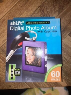 shift3 Purple Digital Photo Album Keychain
